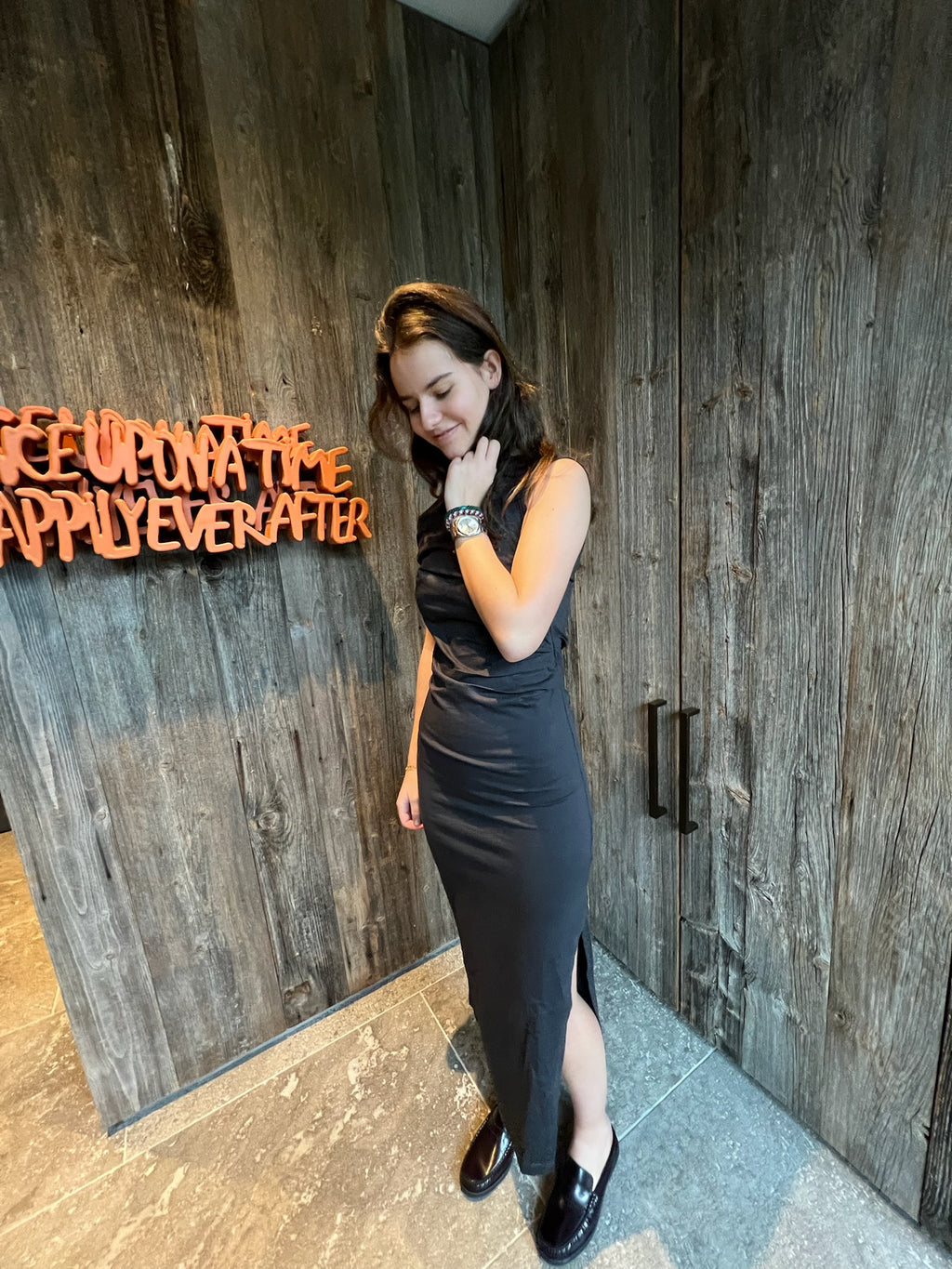 DRESS