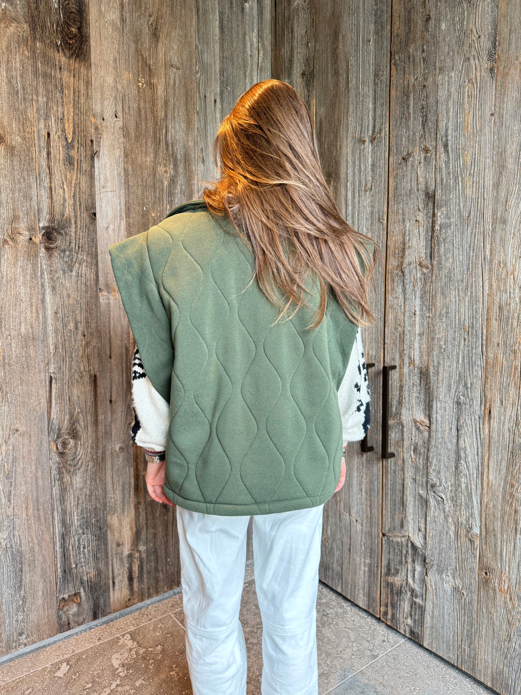 SLEEVELESS GILET