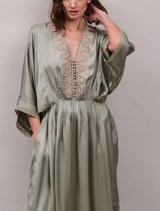 DRESS