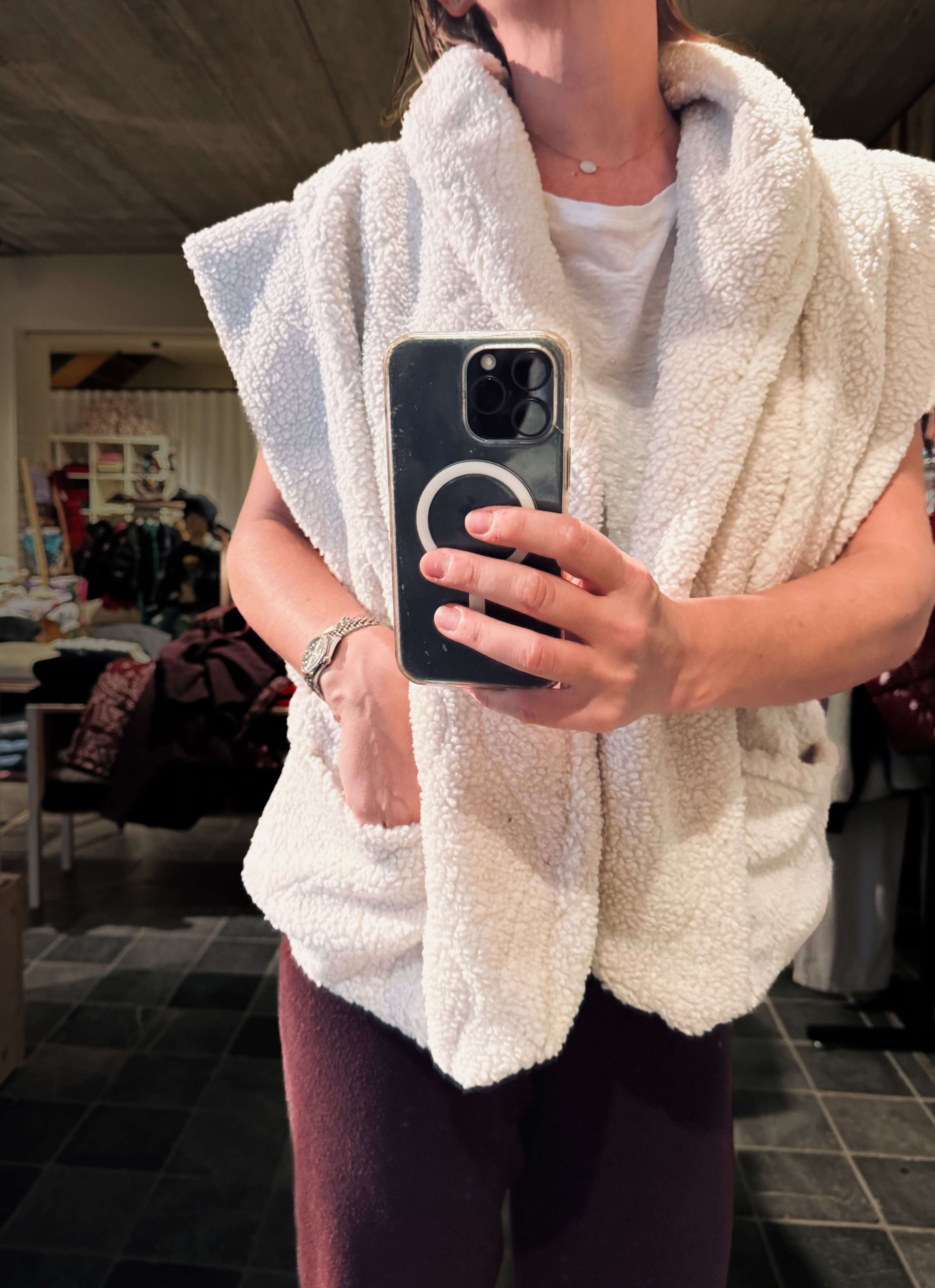 SLEEVELESS GILET TEDDY