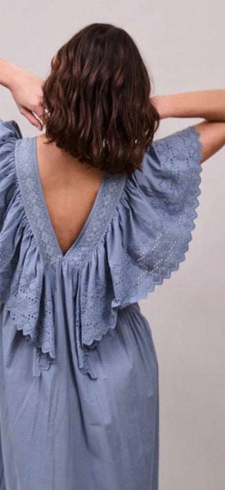 DRESS